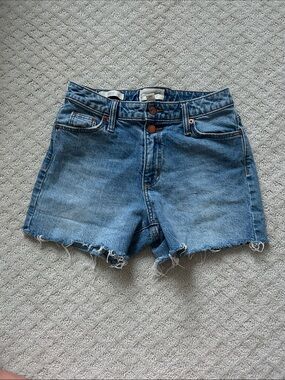 Universal Thread Denim Shorts Vintage Midi Medium Wash
